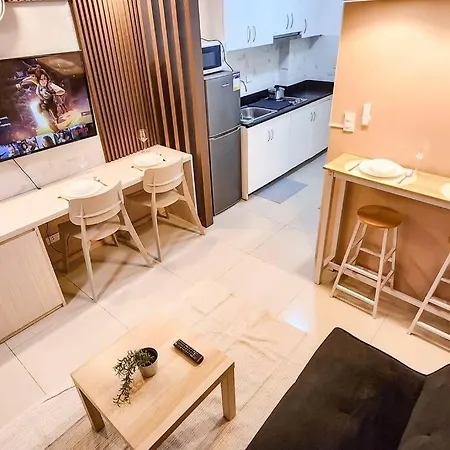 Pool Side 1Br Apt In Makati